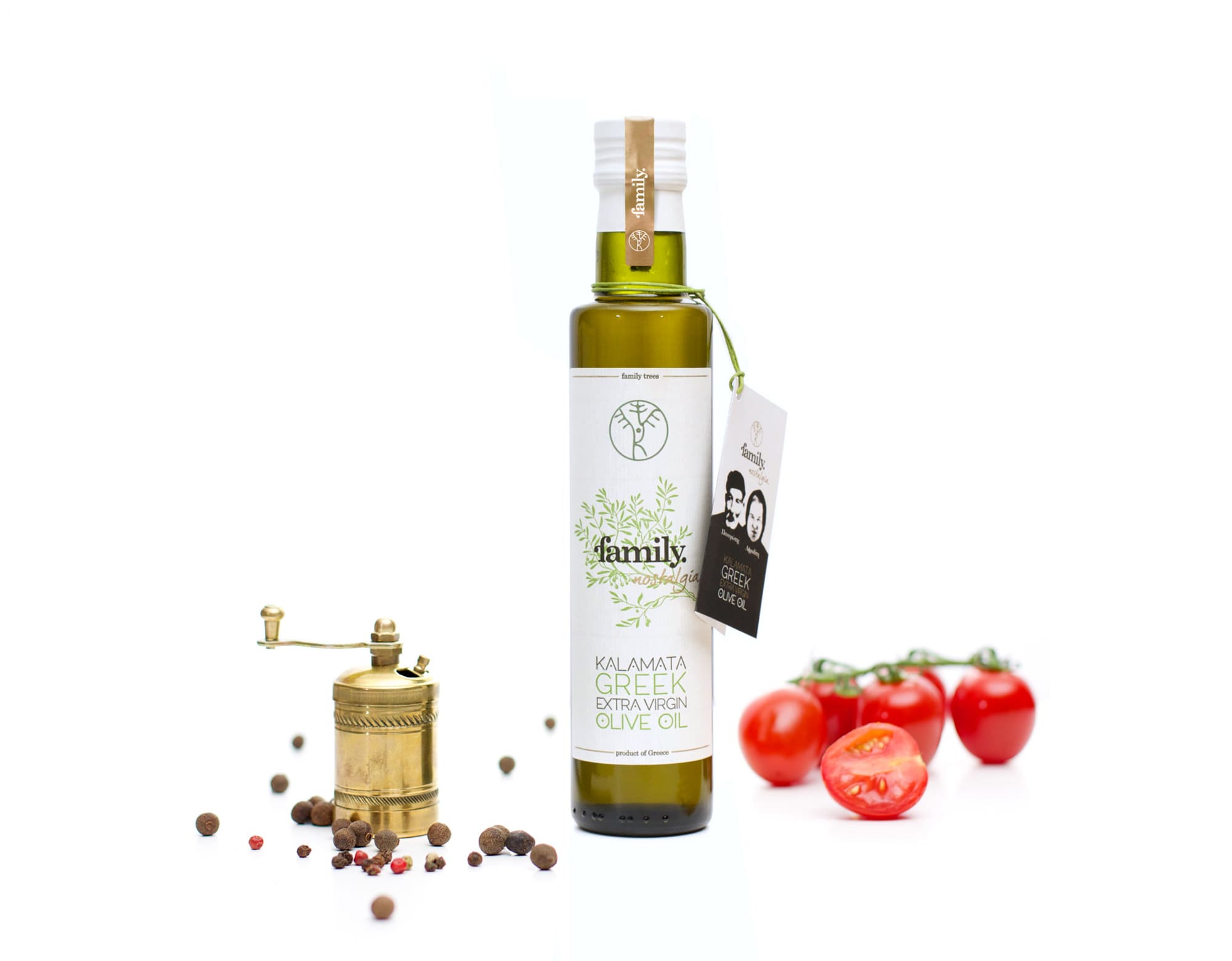 Botella de aceite de oliva family. nostalgia de 250 ml con granos de pimienta y tomates cherry